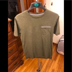 Levi’s green short sleeve t shirt